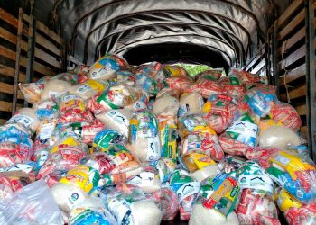 Frente a sobreprecios en mercados entregados, a los responsables tiene que caerles todo el peso de la ley, advirtió el Presidente Duque