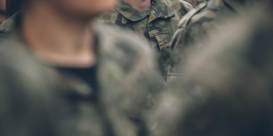 Integrantes de grupos armados organizados que busquen tránsito a la legalidad tendrán beneficios económicos y jurídicos