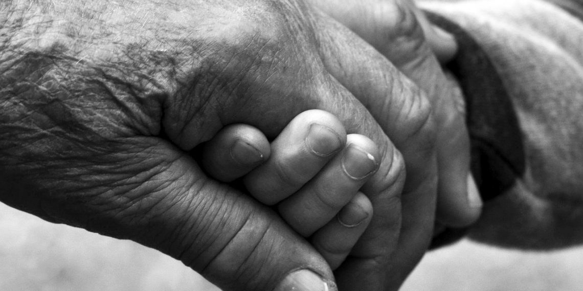 Medidas adoptadas para cuidar a mayores de 70 años son para proteger a los más vulnerables, afirma médico geriatra