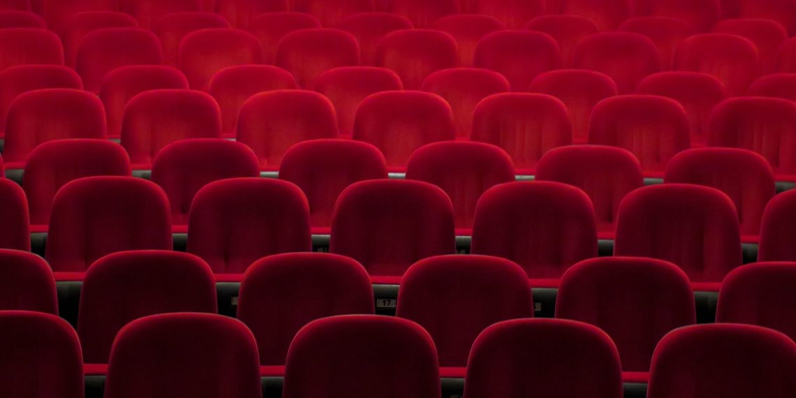 MinSalud emite protocolos de bioseguridad para la reapertura de cines, autocines y teatros