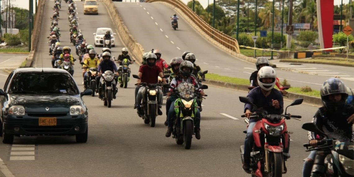 “Estoy de acuerdo con la plataforma pero que no se prohíba el parrillero”: El motero José Velásquez