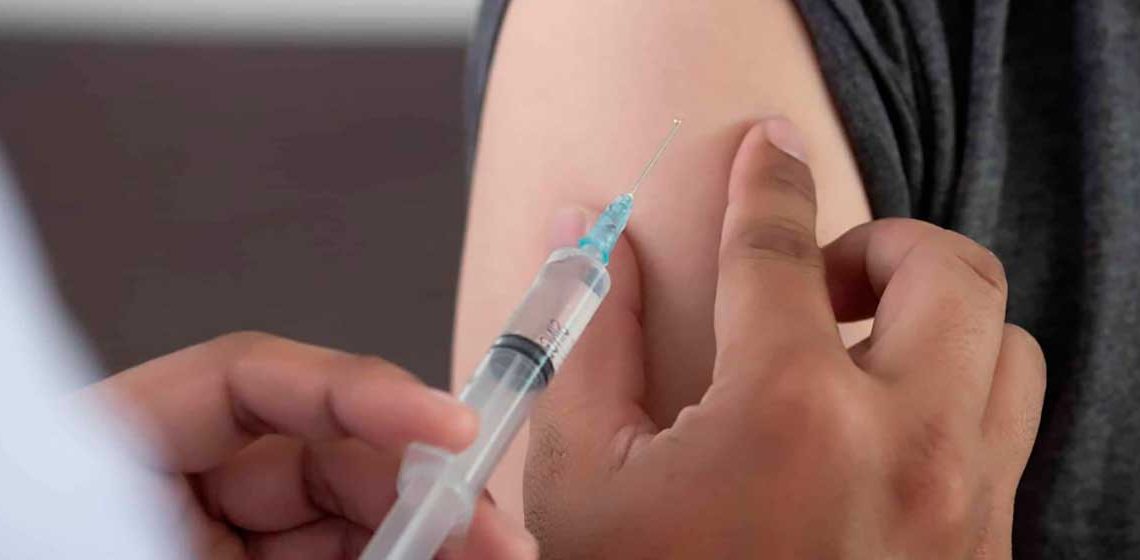 Vacunación masiva contra covid-19 comenzará en febrero