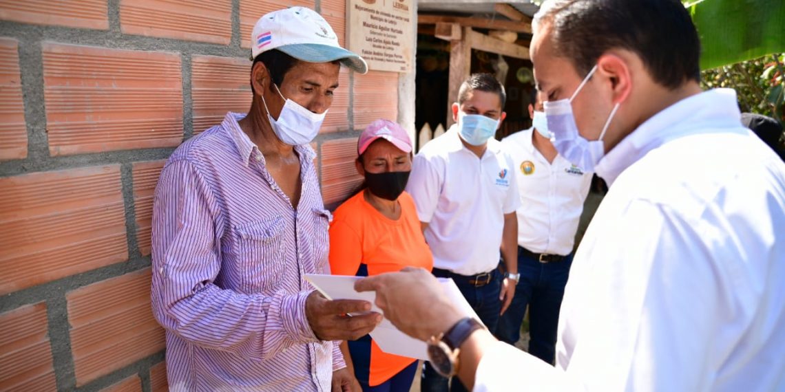 “Gracias a Dios salimos favorecidos con el mejoramiento de vivienda”: habitante de Lebrija