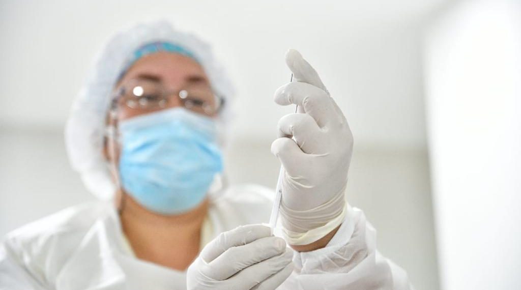 Comenzó la distribución de vacunas Sinovac y Pfizer en Santander