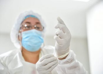Comenzó la distribución de vacunas Sinovac y Pfizer en Santander