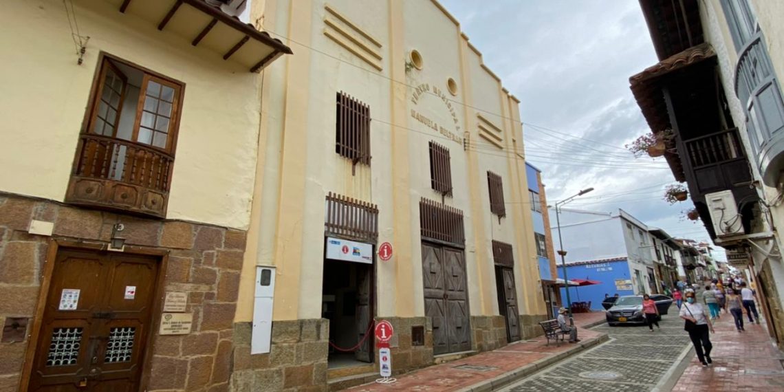 Inician trabajos de adecuación en el teatro Manuela Beltrán de El Socorro