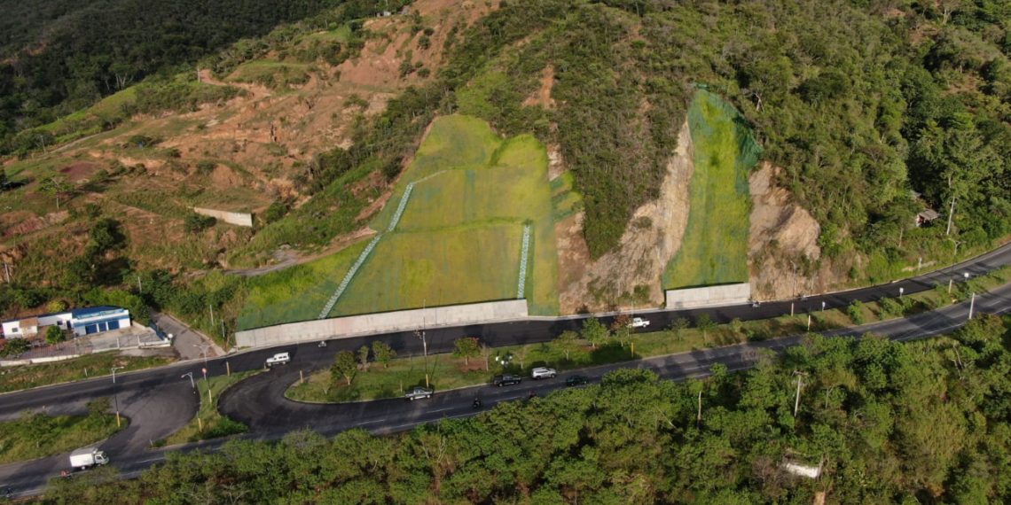Obras de rehabilitación mejoran la conectividad vial en Santander