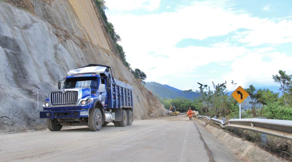 Luego de 16 días de trabajo se abre paso en la vía a San Vicente de Chucurí