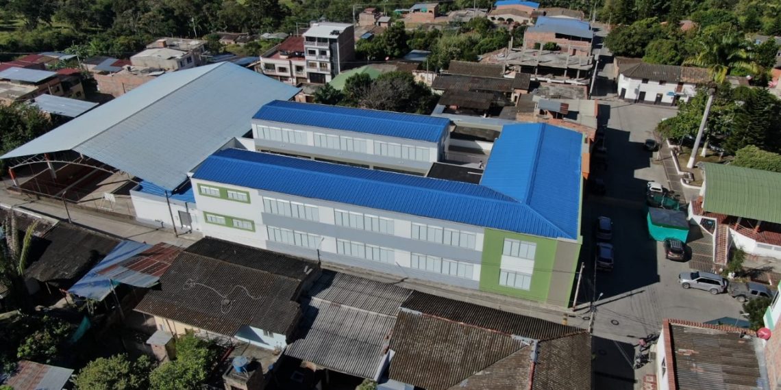 Con modernas instalaciones del Colegio José de Ferro se amplia cobertura escolar en la provincia García Rovira