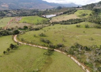 Pacto Funcional Santander avanza en infraestructura educativa y obras de conectividad vial