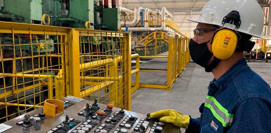 Tasa de desempleo fue del 13,7% en 2021, reportó el DANE
