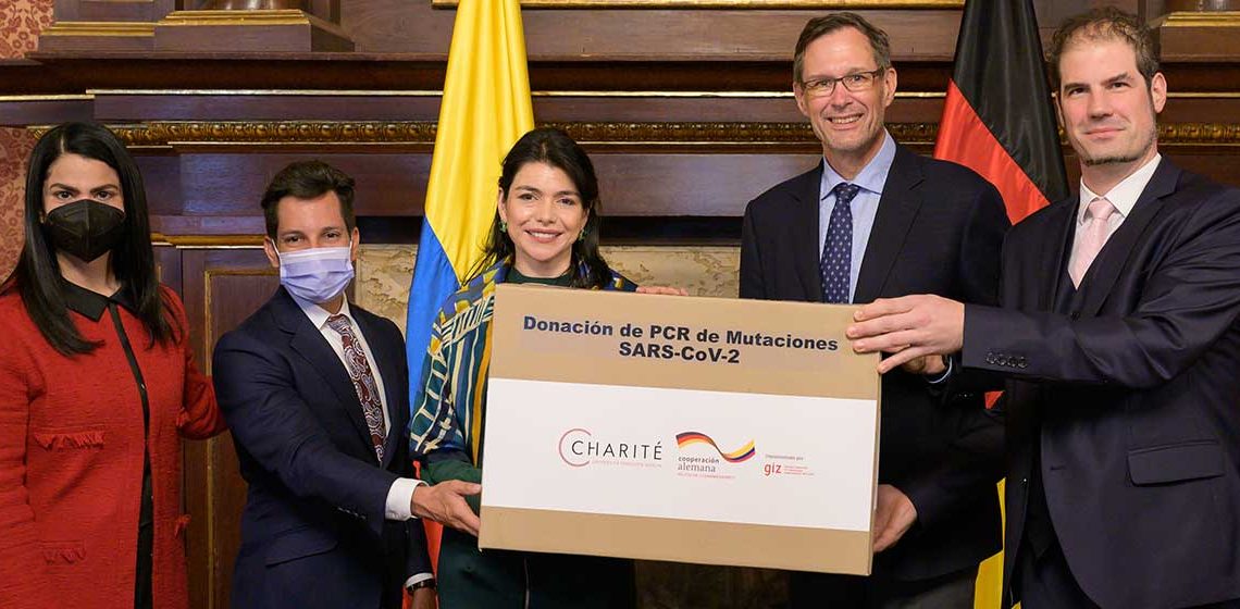 Colombia recibe 500.000 pruebas PCR donadas por el Gobierno de Alemania
