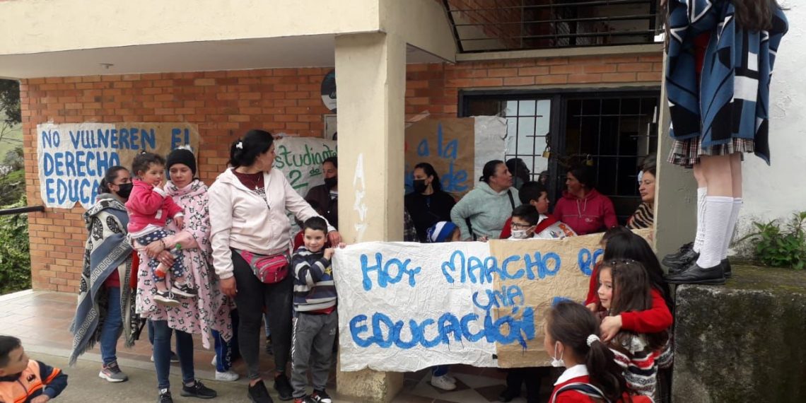 Aumenta la inconformidad por recorte de docentes en colegios de Santander