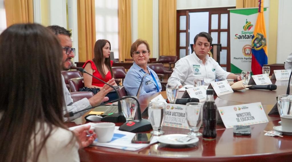 Ministra y Alcalde de Floridablanca analizan obras de infraestructura educativa