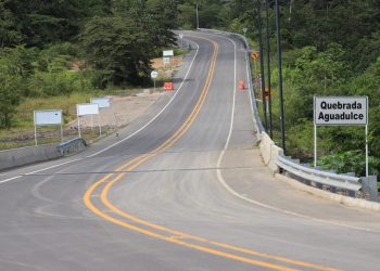 Duque entregó 25 kilómetros de la vía Bucaramanga – Yondó, en Santander