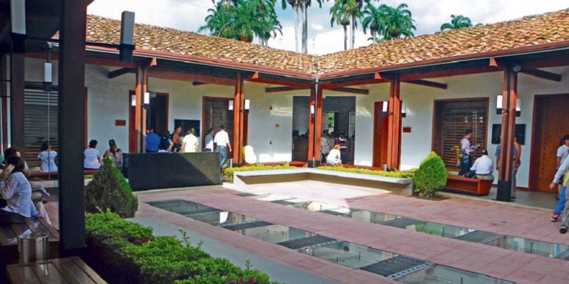 OEA y Fundación el Libro Total difundirán 80 mil libros digitales