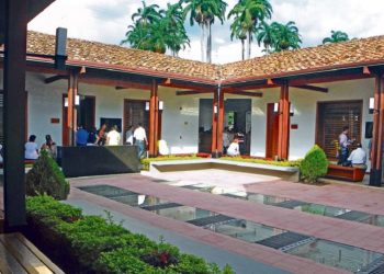 OEA y Fundación el Libro Total difundirán 80 mil libros digitales