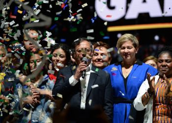 Petro anuncia apertura de fronteras con Venezuela