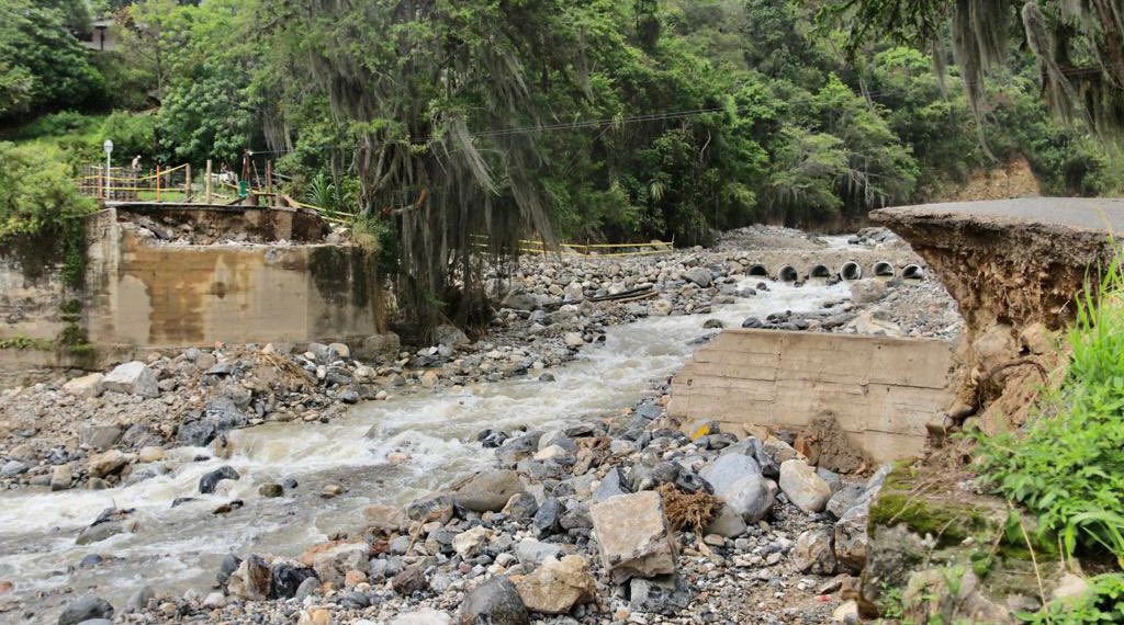 15 mil millones de pesos para rehabilitar vías de Soto Norte, anunció el Gobernador