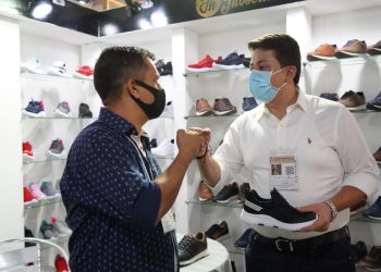 ‘Pisando fuerte’: Así llegan los empresarios del calzado de Floridablanca a Asoinducals