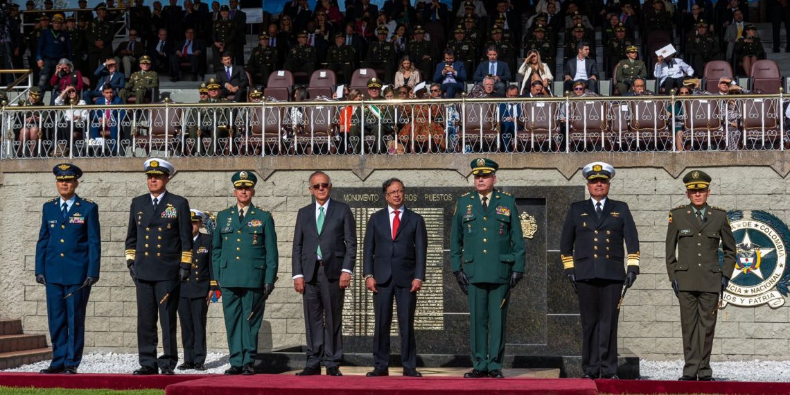 Petro plantea reformar la Policía y cambiar la lucha contra el narcotráfico