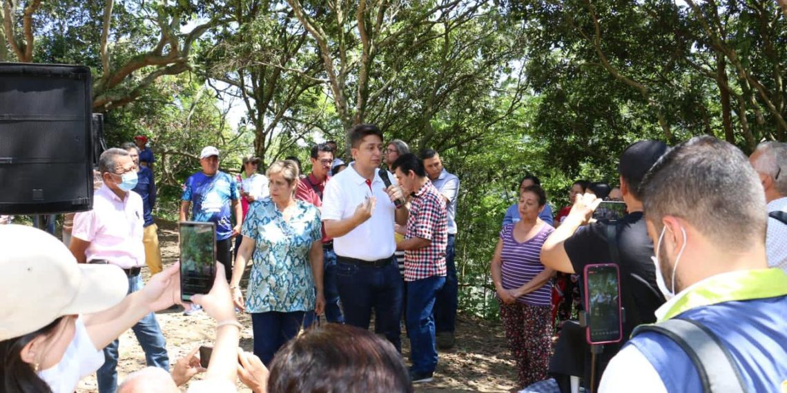 Alcalde Miguel Moreno regularizó el barrio Aviter que beneficia a 137 familias