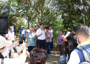 Alcalde Miguel Moreno regularizó el barrio Aviter que beneficia a 137 familias