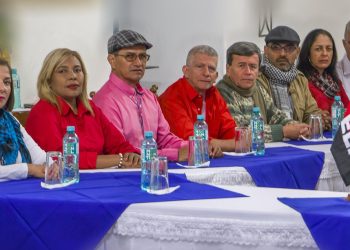Fiscalía suspendió órdenes de captura contra dirigentes del Eln