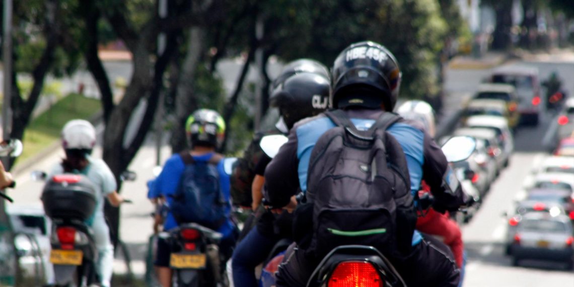 Restricción de parrillero en motos y nuevos horarios en bares de Bucaramanga