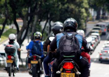 Restricción de parrillero en motos y nuevos horarios en bares de Bucaramanga