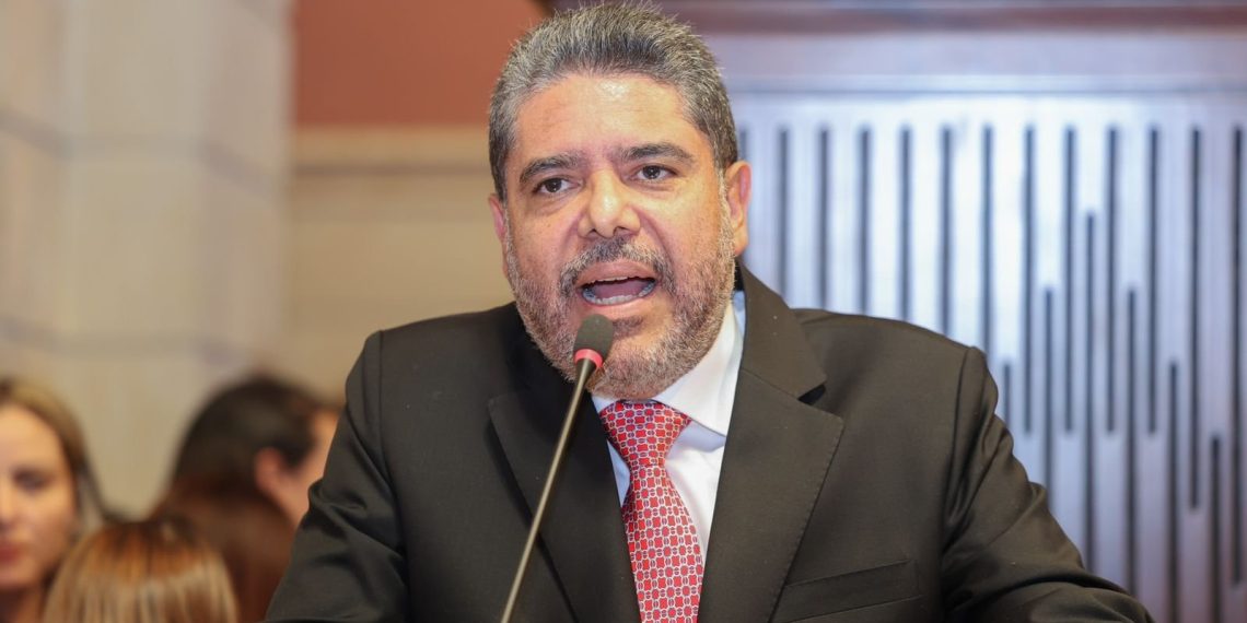 Proponen eliminar la Contraloría y crear un Tribunal de Cuentas