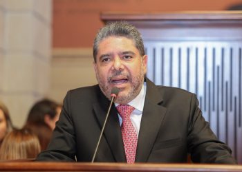 Proponen eliminar la Contraloría y crear un Tribunal de Cuentas