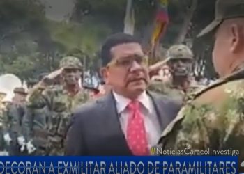 Denuncian condecoración de Capitán del Ejército que confesó nexos con paramilitares