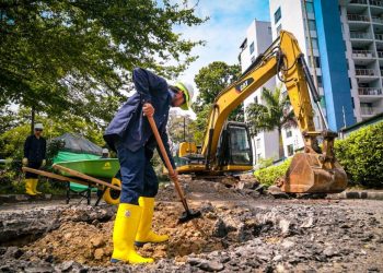 Obras de pavimentación llegaron al barrio Lagos de Floridablanca