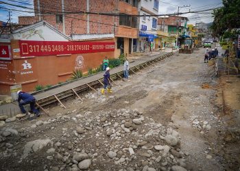 El pavimento llega al barrio Villabel de Floridablanca