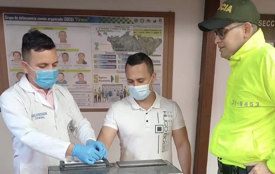 Se entregó el hombre que golpeó a un agente de tránsito