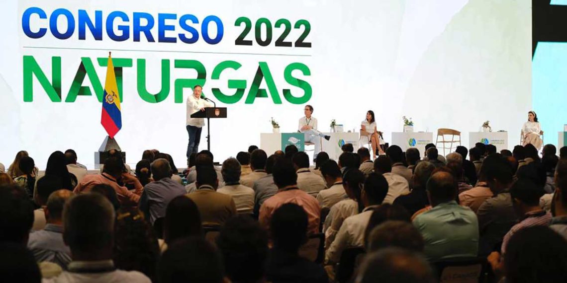 Gobierno reiteró política de descarbonización en Congreso de Naturgas