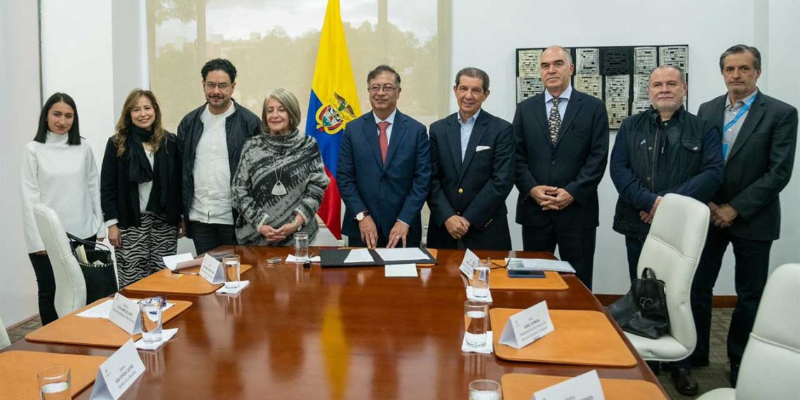 «Es un acuerdo histórico entre Fedegán y Gobierno»: Petro