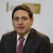 Por compra de TV a $ 27 millones piden renuncia de Mauricio Lizcano