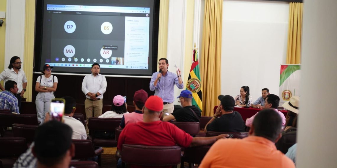 Comunidad de Soto Norte recibió informe sobre obras viales que gestiona la Gobernación