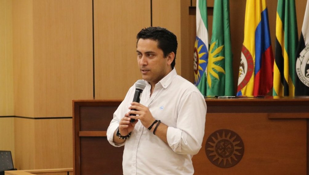 Tras escándalo, renunció el gerente del Acueducto de Bucaramanga