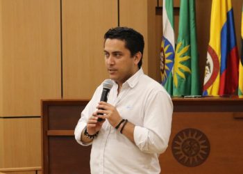 Tras escándalo, renunció el gerente del Acueducto de Bucaramanga
