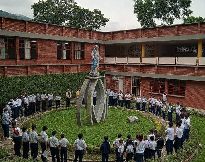 Dos colegios católicos cerrarían en Floridablanca
