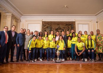 Campeonas del mundial de microfútbol recibieron reconocimiento
