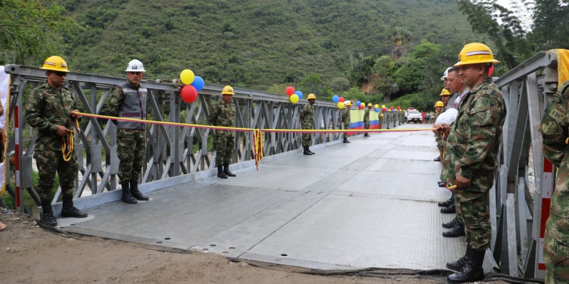 Puente militar le devolvió el paso a los habitantes de la Provincia Soto Norte