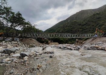 Continúa la instalación del puente militar que conectará a seis municipios de Santander