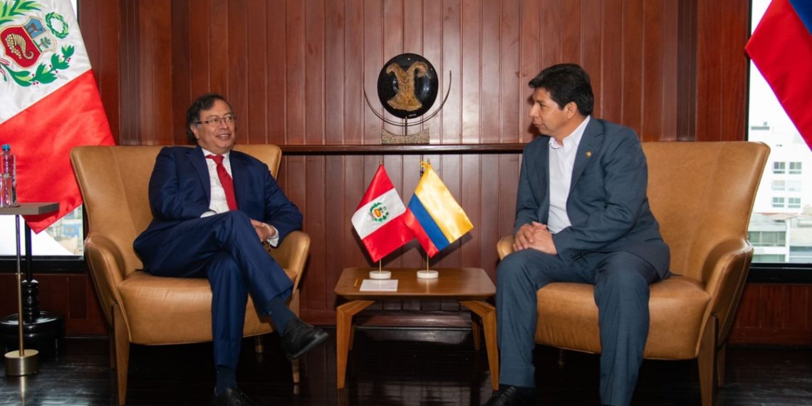 Petro se pronunció sobre la destitución y arresto del Presidente de Perú