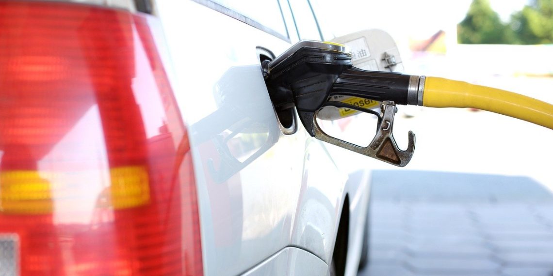 El Gobierno pagará $ 4 billones más para estabilizar el precio de los combustibles