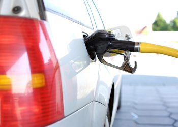 El Gobierno pagará $ 4 billones más para estabilizar el precio de los combustibles
