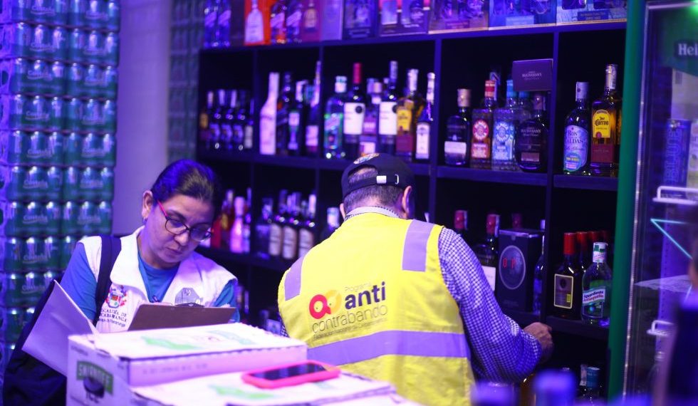 Sellaron cuatro establecimientos por comercializar licor de contrabando